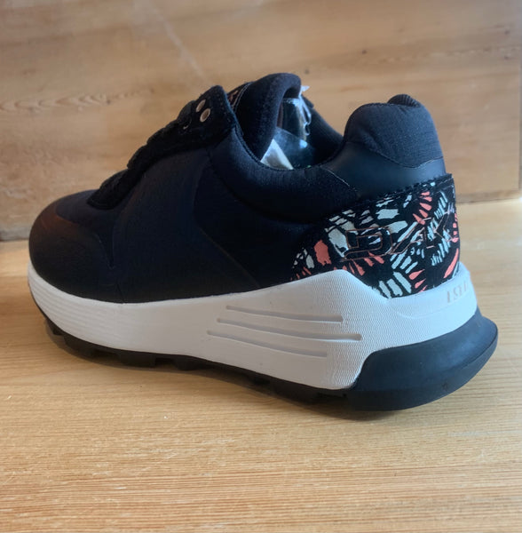 **Limited** Dakine Women's GROOVE Sneakers