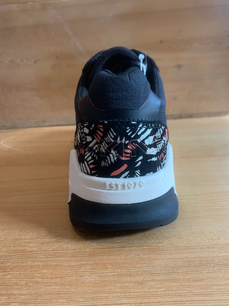 **Limited** Dakine Women's GROOVE Sneakers